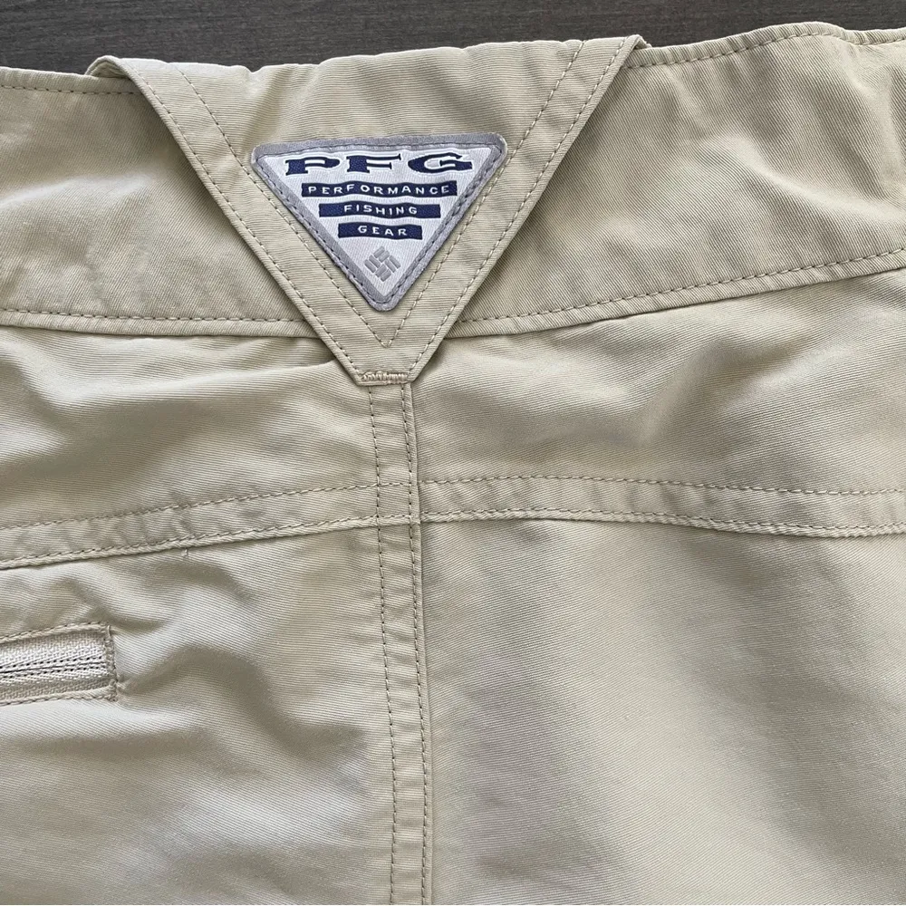 Columbia Bonehead women PFG beige tan shorts size M - Image 6