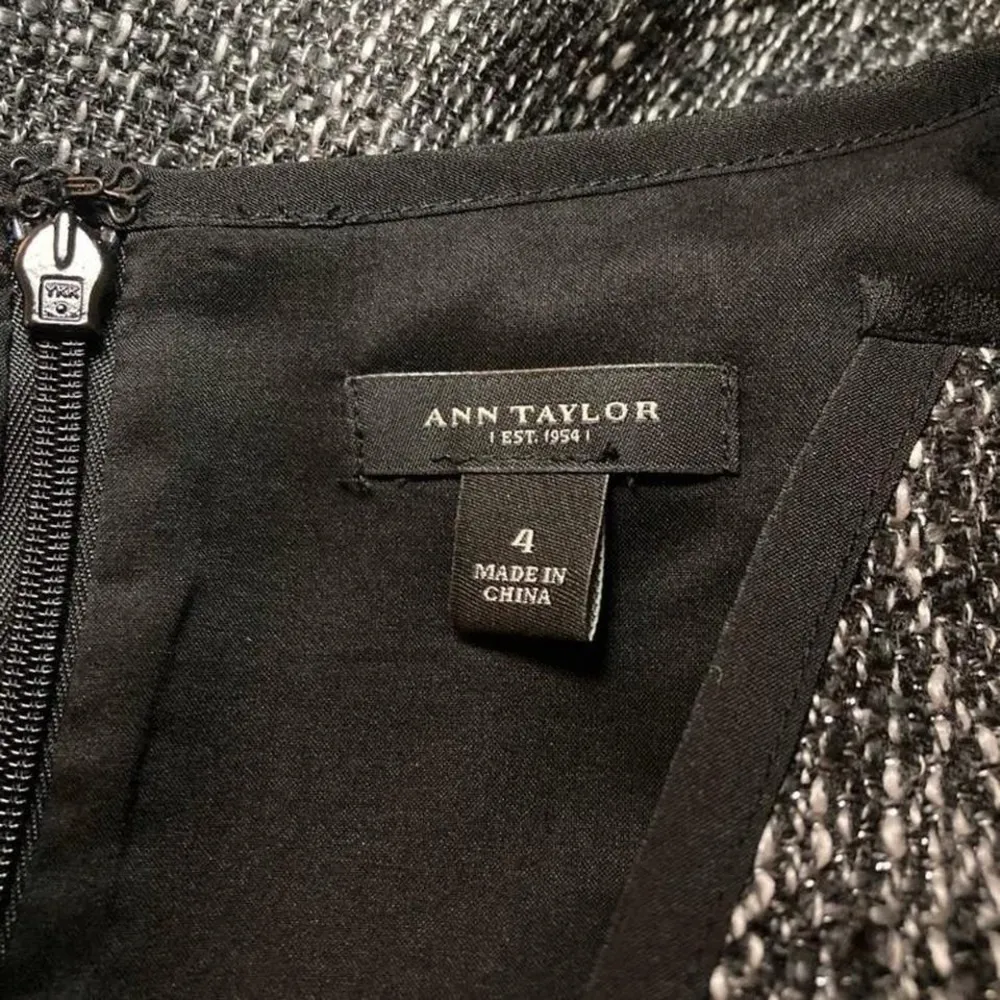 Ann Taylor- Black and gray tank top, pencil dress - Size 4 - Image 7