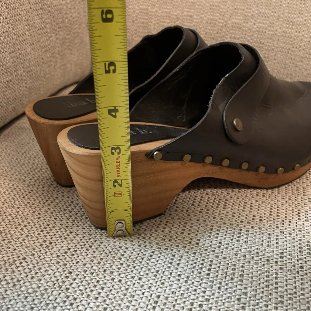 Lisa B. Classic High Heel Studded‎ Clog in Black Leather Size 42 (9.5 - Image 3