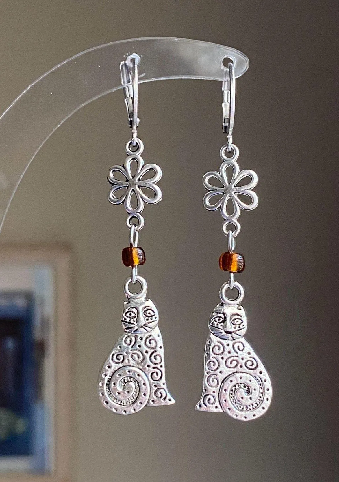 Handmade antique silver tone cute boho cat flower earrings🌸 - Image 3