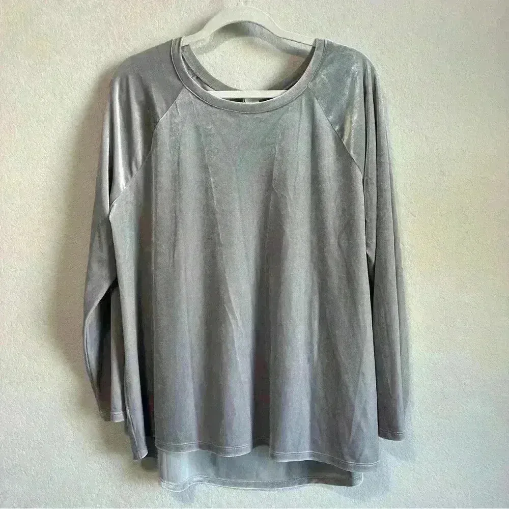 LOFT‎ Lounge Women’s Gray Velvet Pullover Top Size L - Image 4
