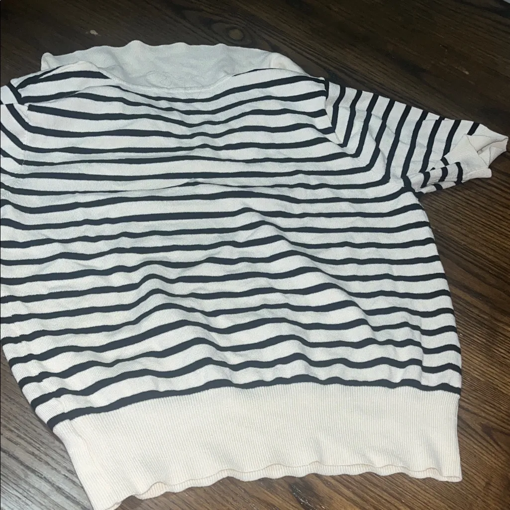 Chic Striped Sweater Top Black Size XS - Image 3
