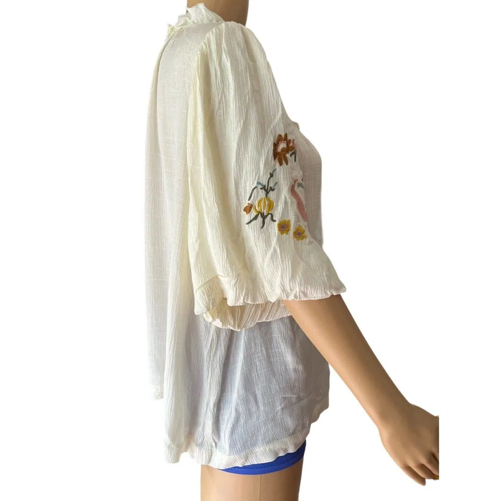 Hayden Cream Floral Embroidered Peasant Blouse Women’s Size Medium - Image 3