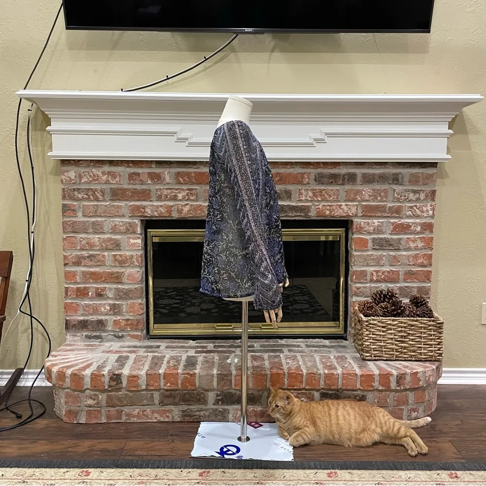 Lucky Brand navy blue ivy print sheer long sleeve top / S / Excellent condition - Image 7