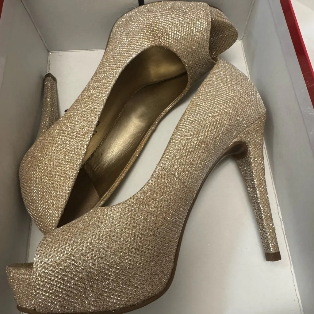 Guess Gold Strappy Stiletto Heels - Image 6
