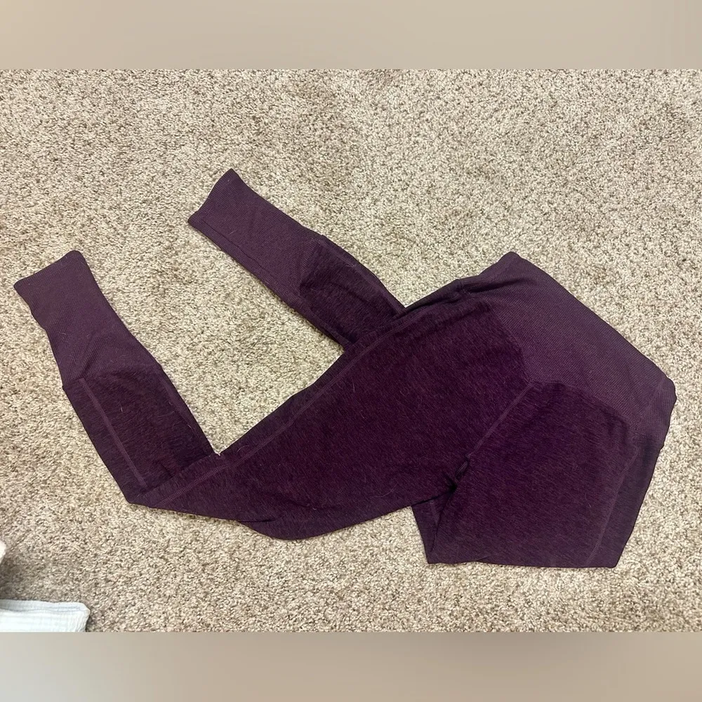 ALO Yoga Purple Leggings - Image 4