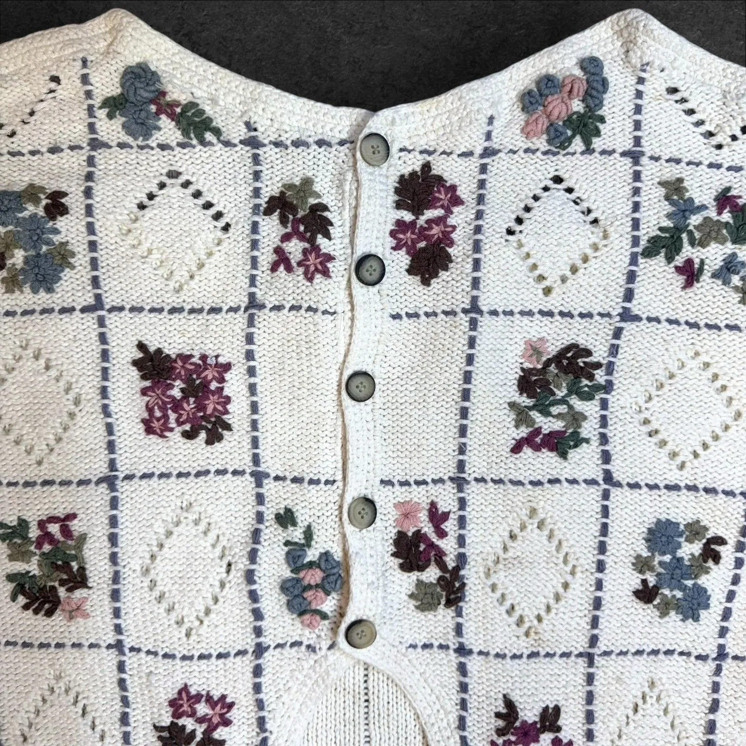 Vintage Floral Cottage Patchwork Sweater Vest Size 18/20 Holiday Country Farm White - Image 3