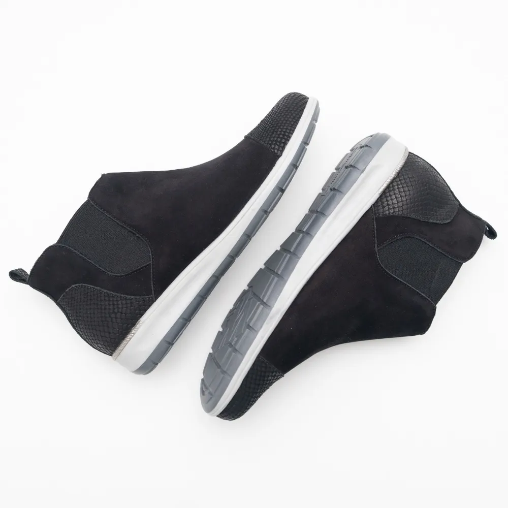 Walking Cradles Osmond Black Leather Bootie Size 7.5 - Image 11