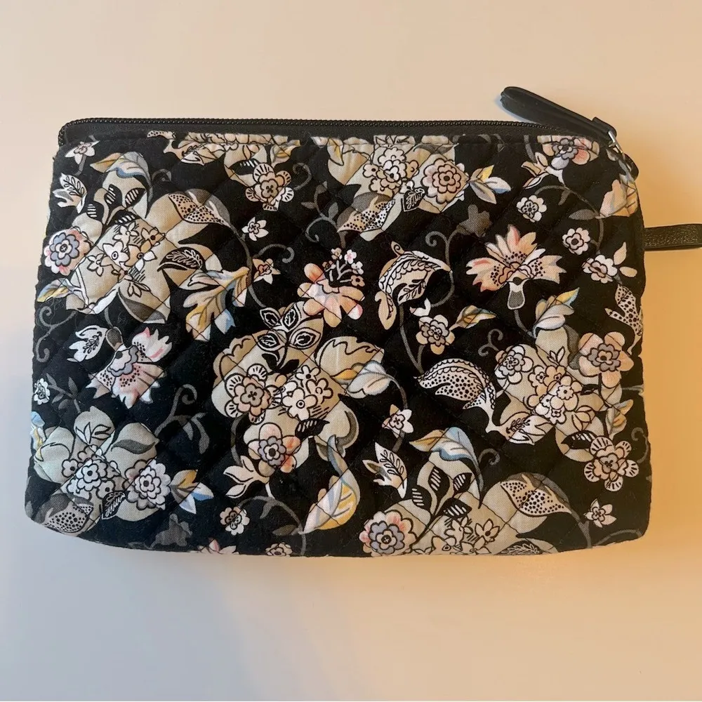Vera Bradley quilted zippered wallet, floral print 8.5”x5.5” - Image 3