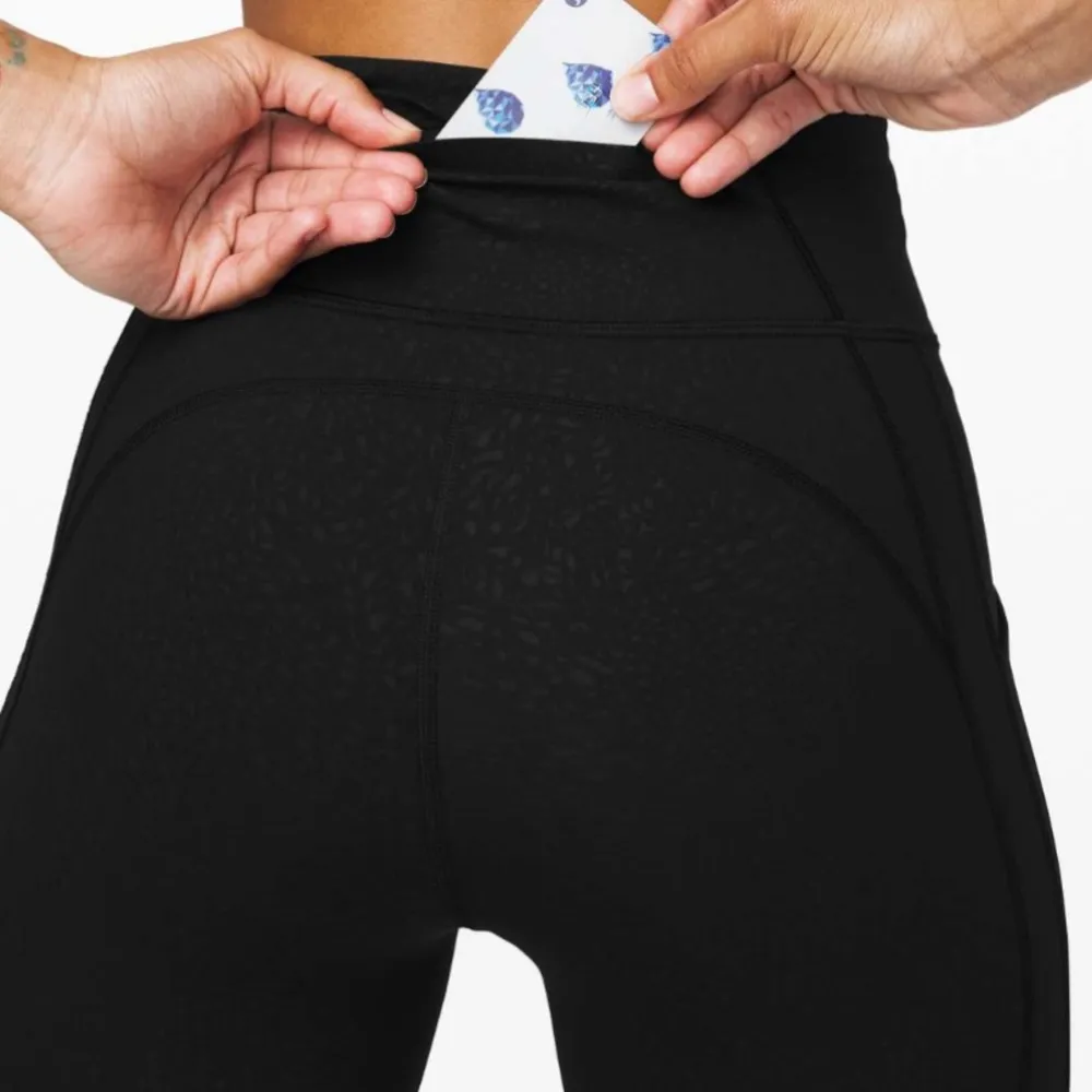 Lululemon Time To Sweat Crop *23"
Polar Shift Emboss Black - Image 4