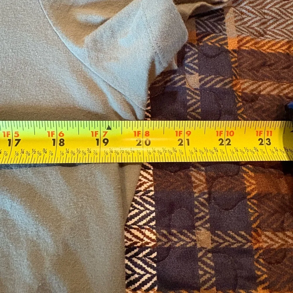 Nike  light green, short-sleeved, crew neck T-shirt women’s size L - Image 5