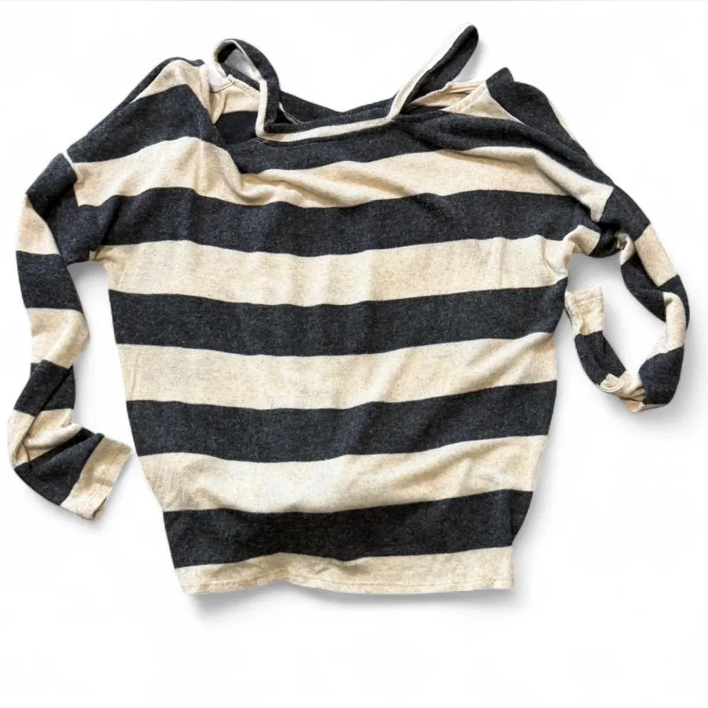 Lightweight Fleece Striped‎ Front Tie Top - Image 4