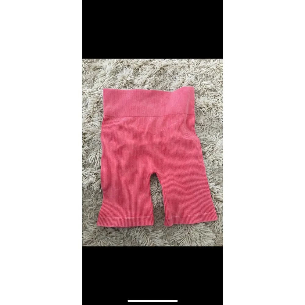 NWTs Aura Ribbed Bike Shorts Bright Coral Stretch Athleisure Yoga Workout M/L - Image 4