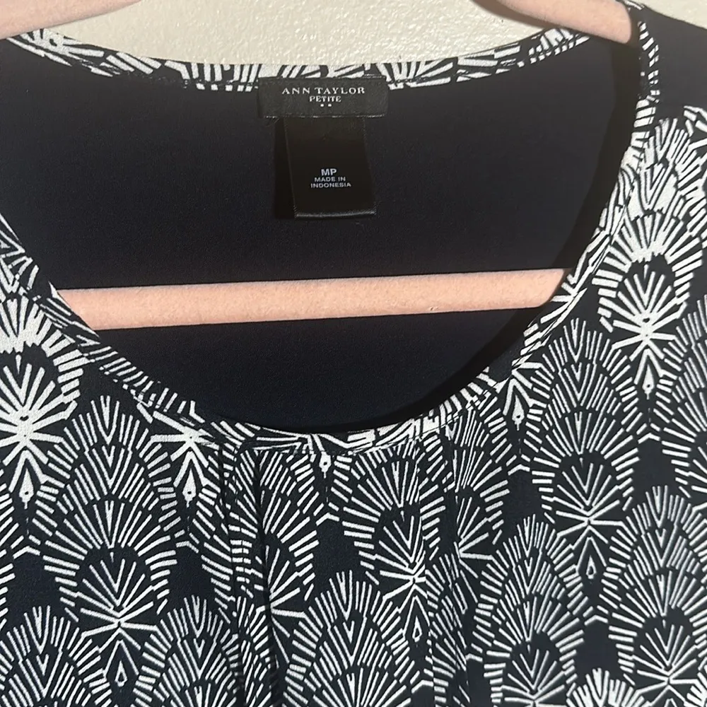 Ann Taylor Navy White‎ Printed Career Top | Petite Medium - Image 3