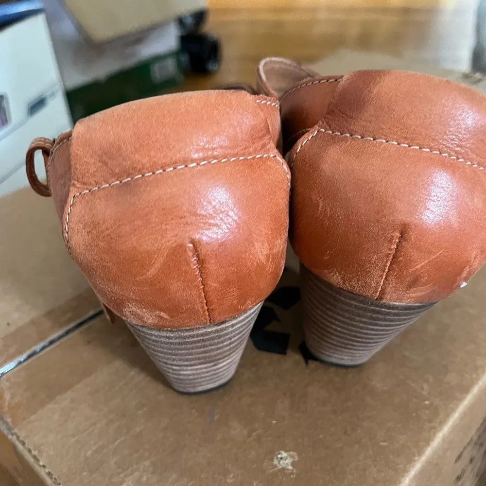 Never worn: Clark’s indigo leather heeled sandals - Image 5