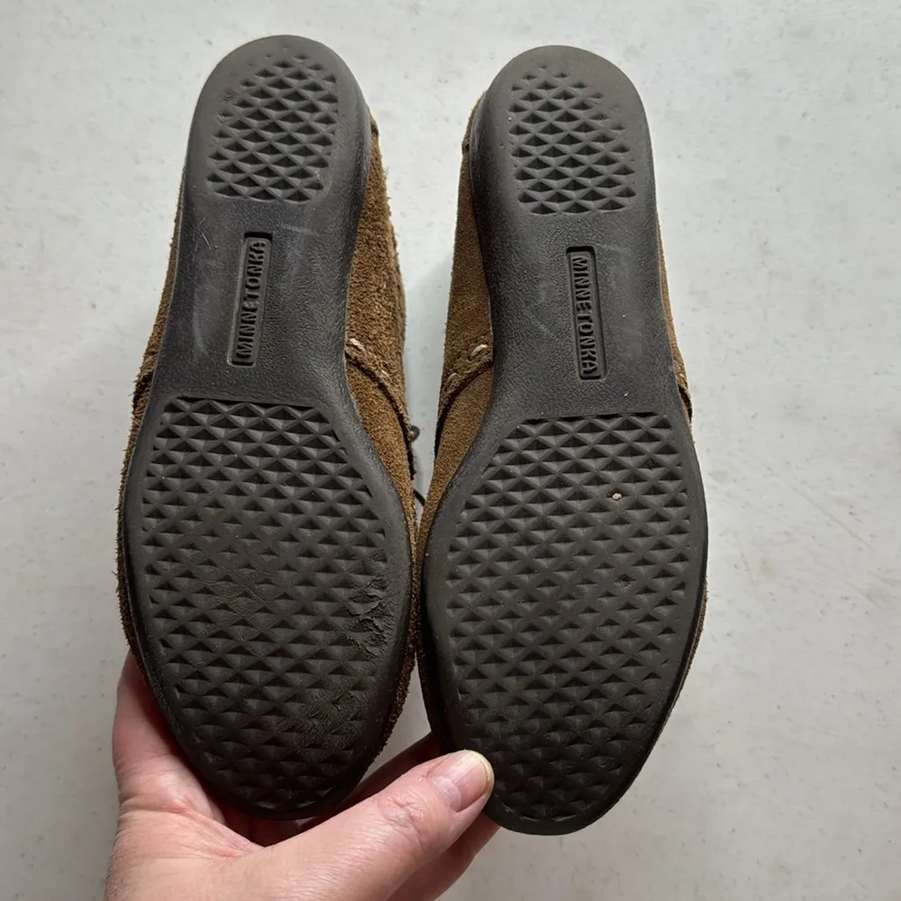 Minnetonka Stitched Moccasin Brown Suede Chukka Shoes Size 6 - Image 9