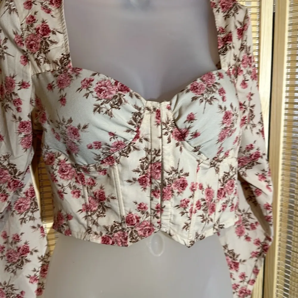 Windsor  Thin Cropped Pink Roses Corset Top With Bra Cups Front Hooks Small - Image 4