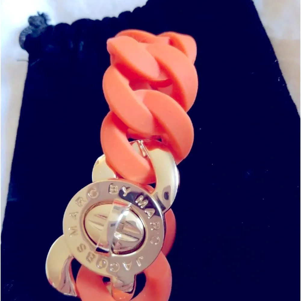 Marc by Marc Jacobs Orange Turnlock Rubber Bracelet - Image 4