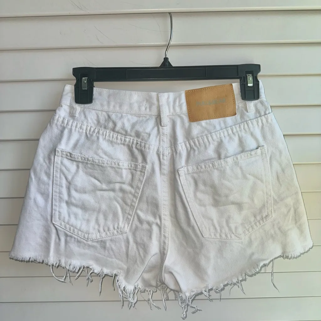 White Distressed Denim Shorts Size 4 - Image 4