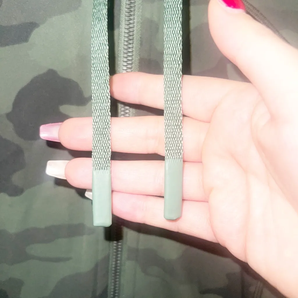 Lululemon hooded define green camo fitted drawstring Thumbhole full zip jacket - Image 6