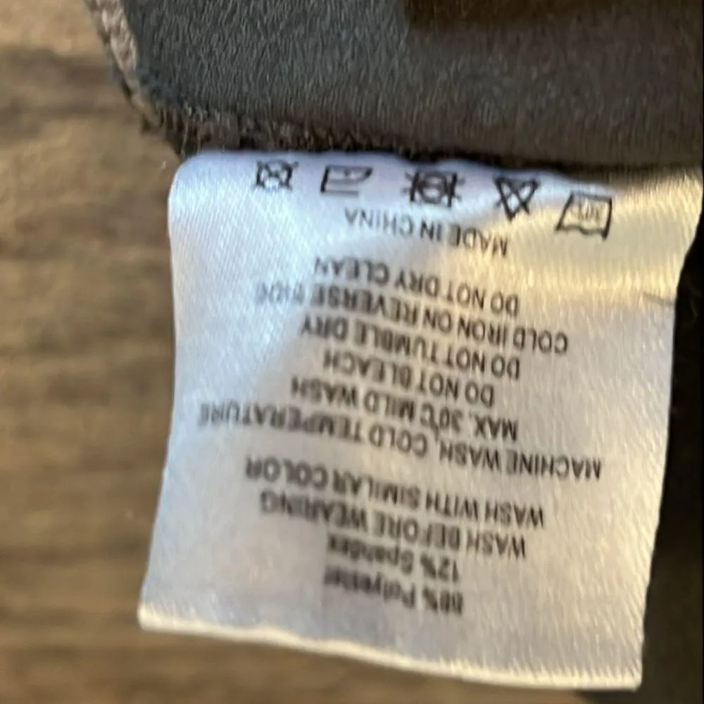 ZYIA Active Gray & White Athletic Padded Sports Bra with Thin Straps Medium - Image 6