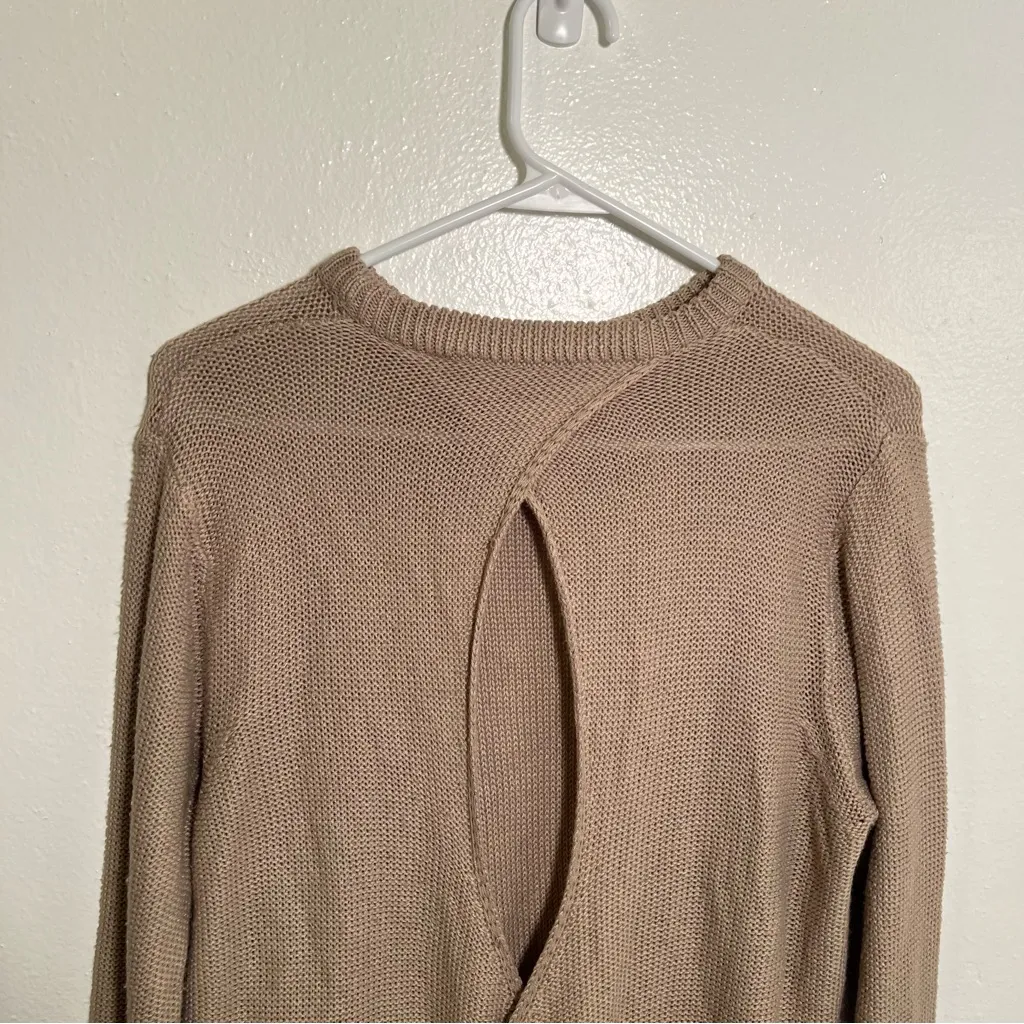 Zara Knit Crewneck Sweater Beige Open Back M - Image 6