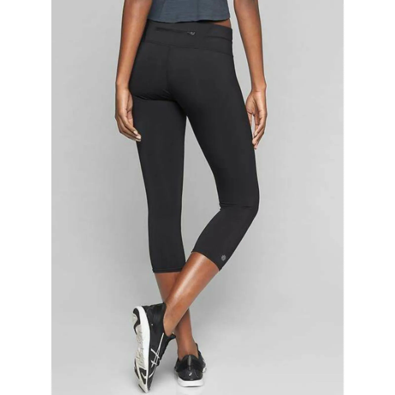 NWT Athleta Sonar Black Capri Leggings with Back Zipper Pocket Activewear Sz XXS - Image 11