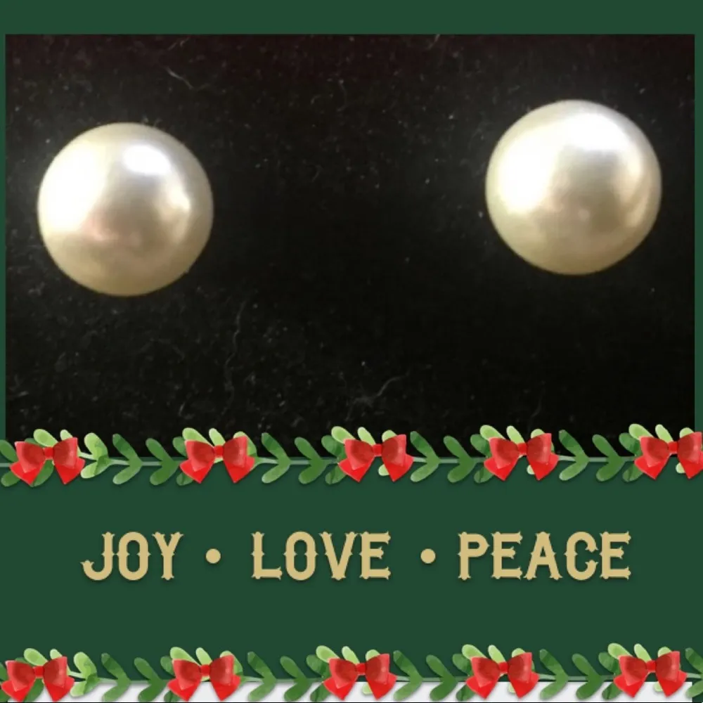 🌹SET OF STUD PEARL COLOR EARINGS AS SHOWN🌹 - Image 3