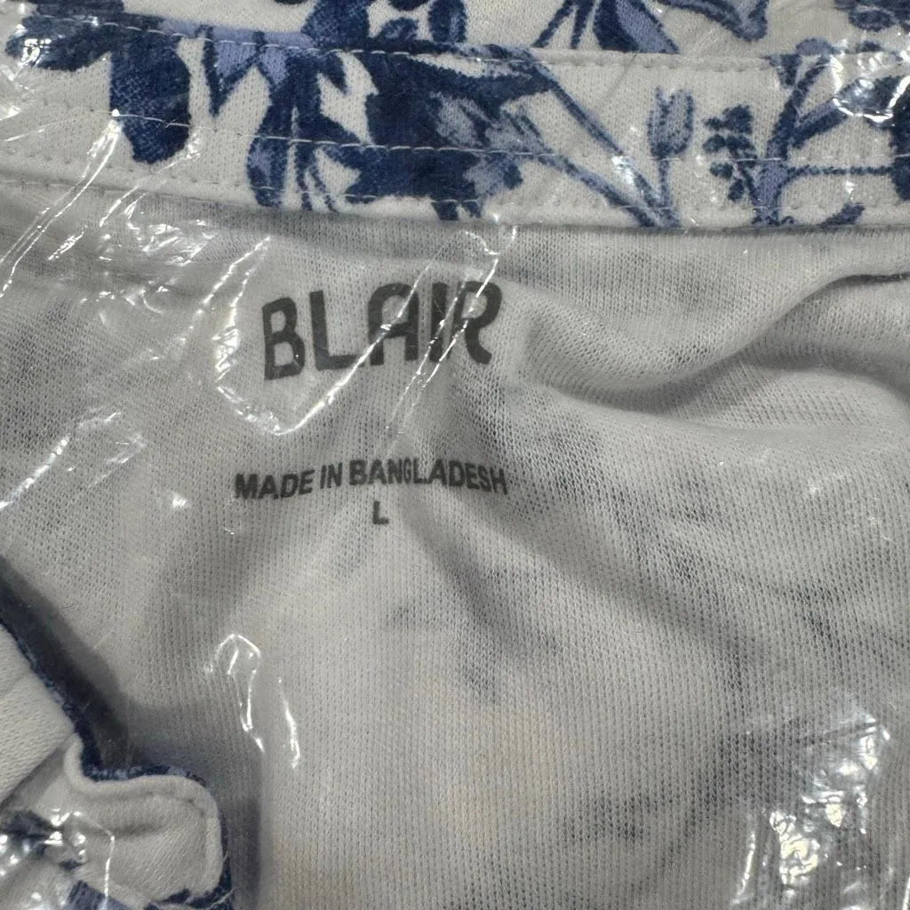 Blair white and blue floral short-sleeve 1/4 button-up shirt. - Image 4