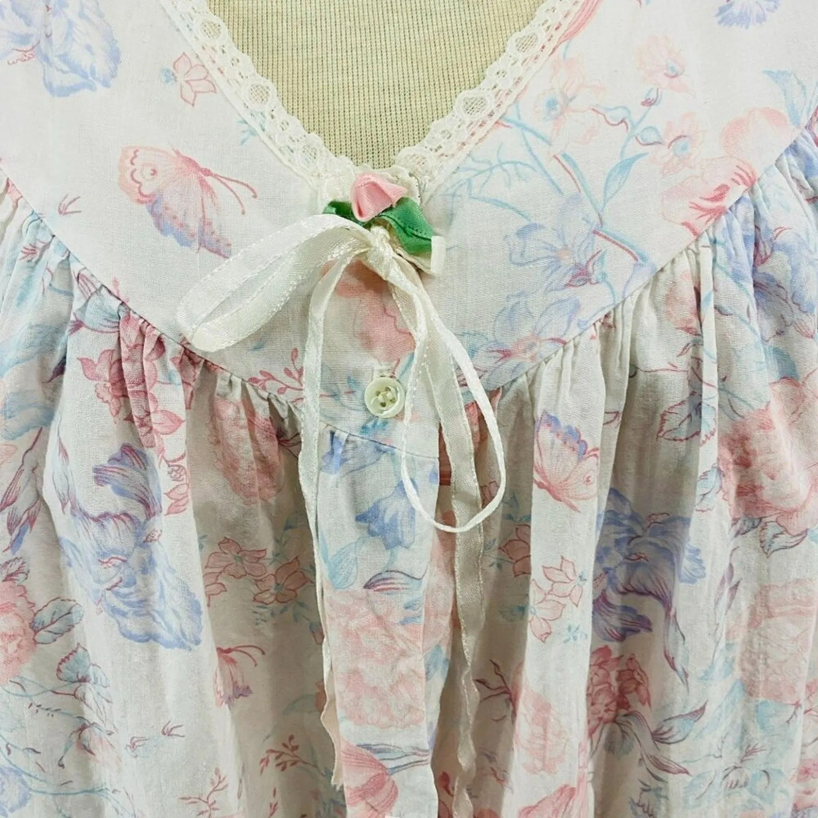 Lands' End Vintage  House Coat Floral Button Front Robe Lightweight Size Medium - Image 3