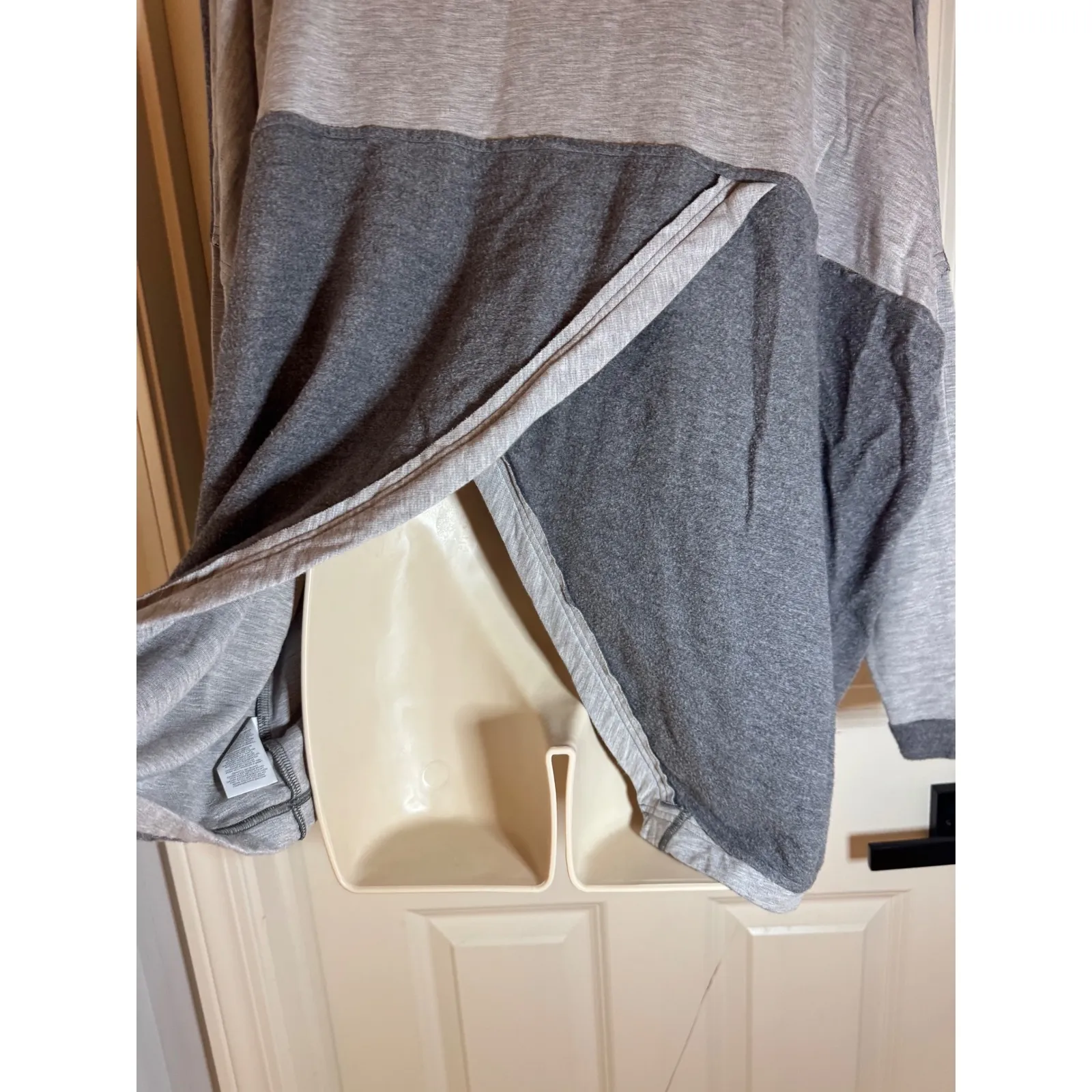 Cabi Colorblock Cowl Neck Tunic Sweater XS Grey Loose Fit Drop Shoulder - Image 6