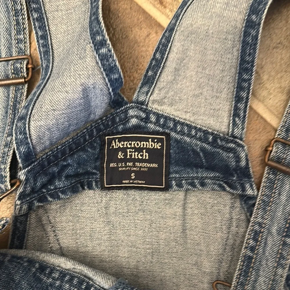 Abercrombie Distressed Denim Overalls small - Image 3