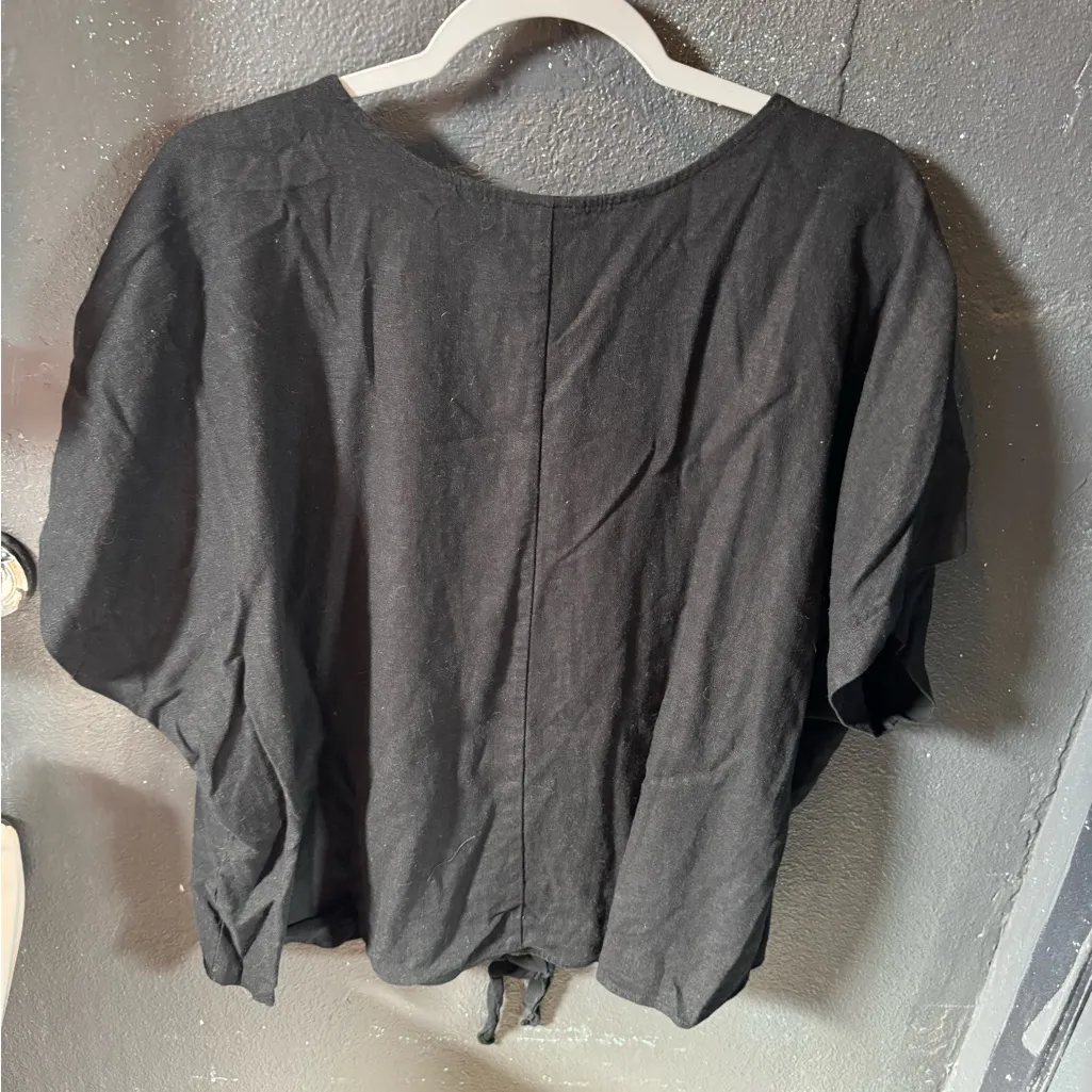 Ava & Viv  Black V-Neck Tie Front Blouse - Image 3