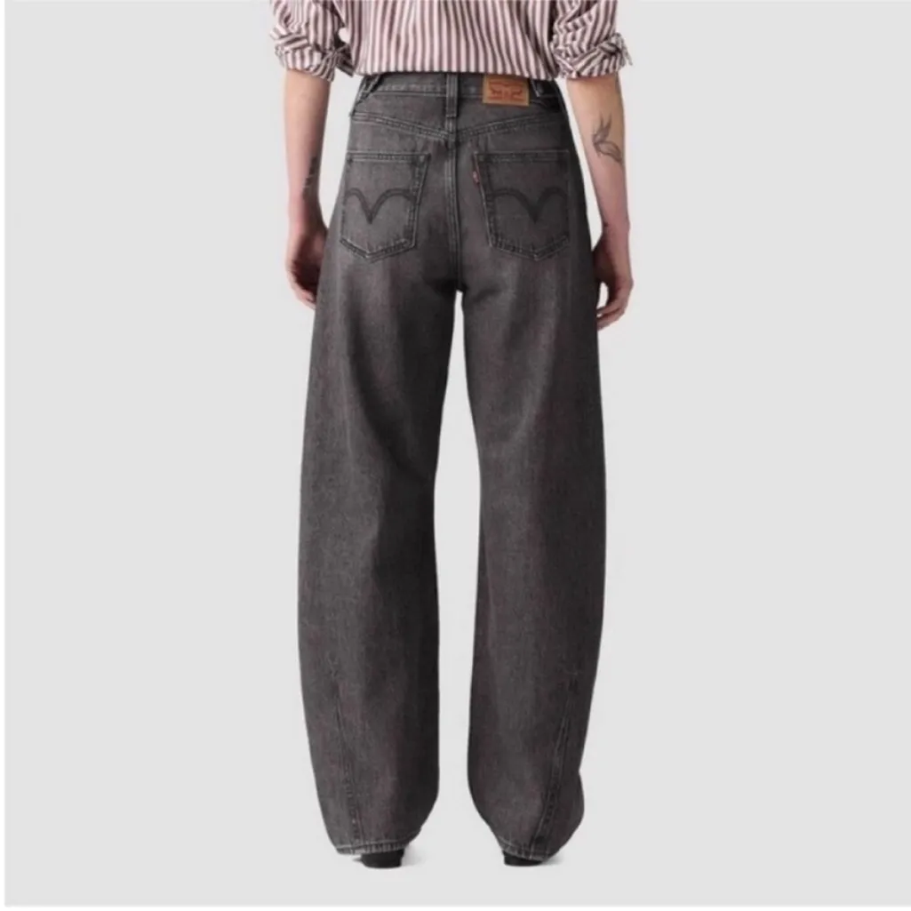NWT Levi’s Cinch Barrel Jeans - Image 3