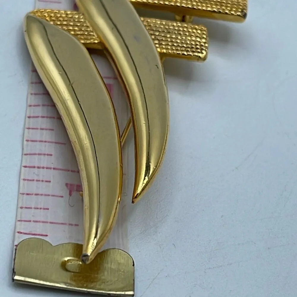Vintage Casual Corner Art Deco styled textured and smooth brooch gold tone - Image 6