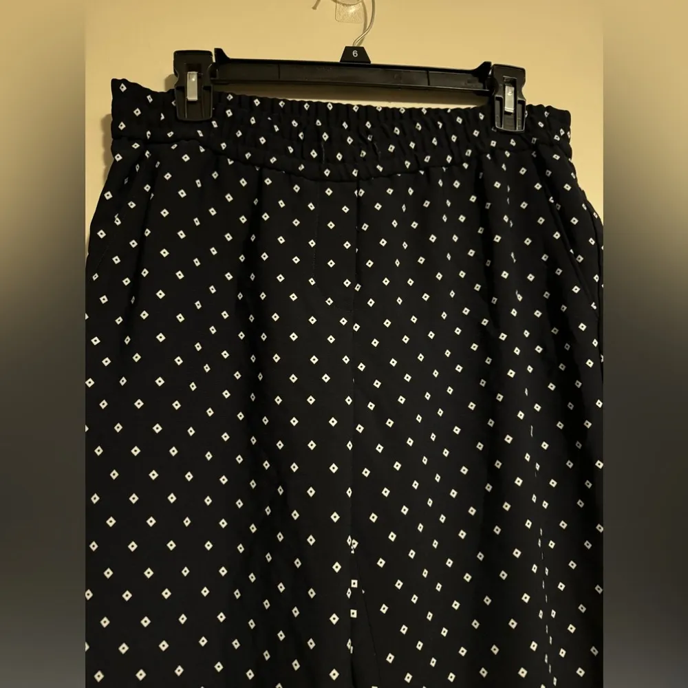 EUC Ann Taylor Loft Petites Blue and White Diamond Lounge Pants size SP - Image 2