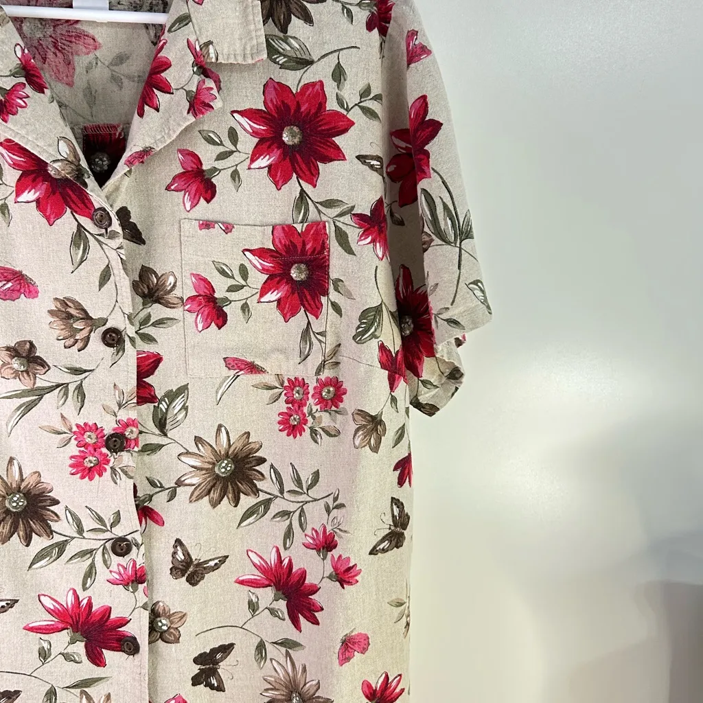 Sag Harbor women .Red and Pink Floral Top with Short Sleeves - Image 4