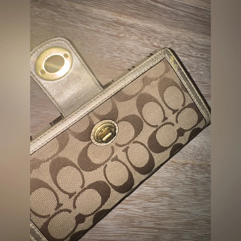 Vintage Coach Turnlock Signature Slim Envelope Flap Signature C Jacquard Wallet - Image 8