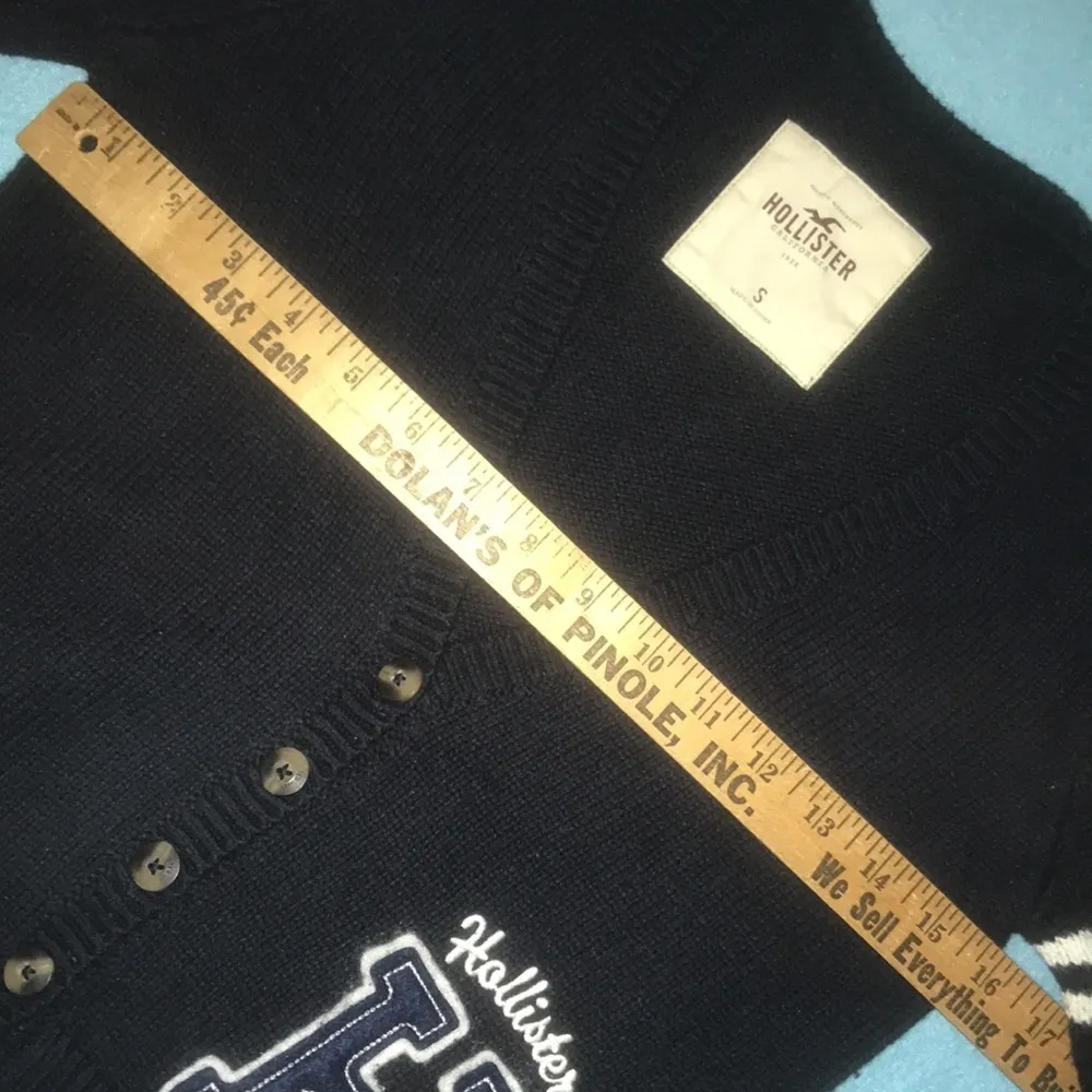 HOLLISTER varsity style button up cardigan navy and white H patch detail size S - Image 7
