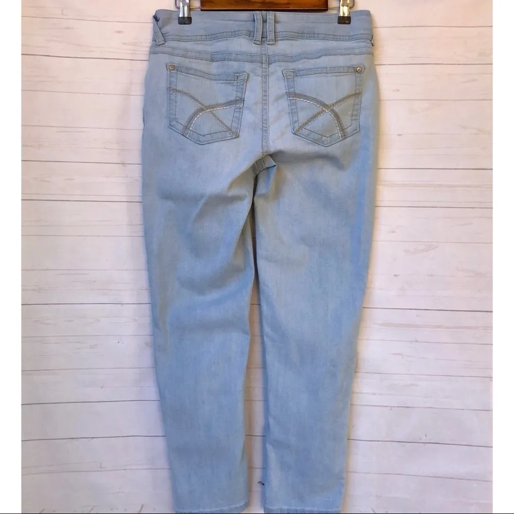 Wallflower Luscious curvy fit Size 7 - Image 3