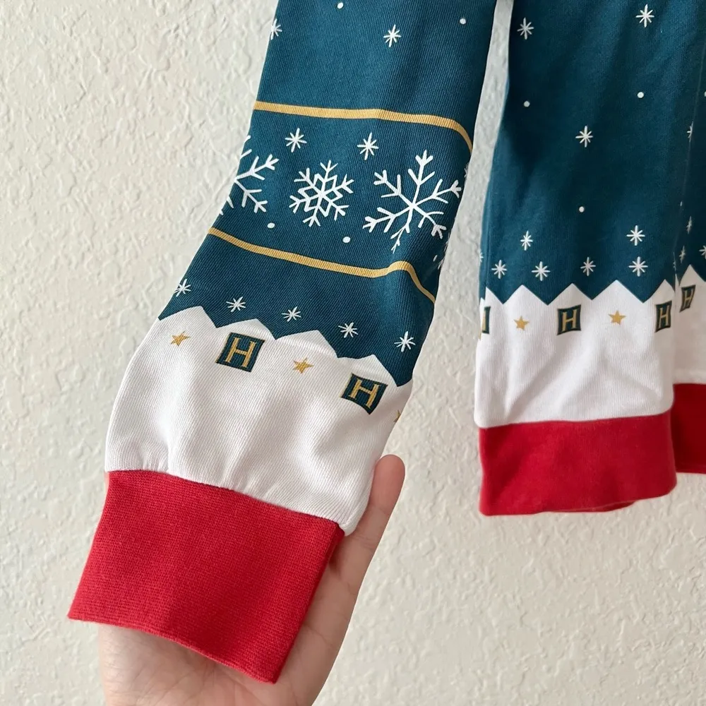 NWT Universal Studios Wizarding World Harry Potter Christmas Hogwarts Sweatshirt Blue Size XS - Image 5