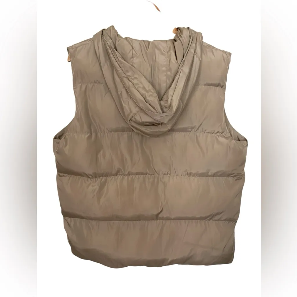 Toast Society Aries women’s M Tan Zip Snap Button Hooded Oversized Puffer Vest Size M - Image 3