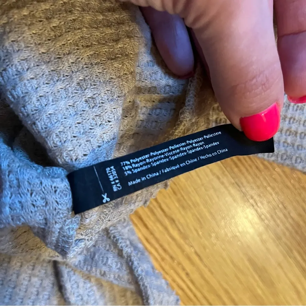 Urban Outfitters Out From Under Jojo Oversized Thermal Button-Front Top sz small - Image 6