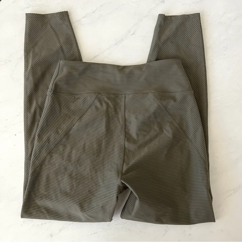 Good American Angled Rib Legging In Sea Turtle - Image 5