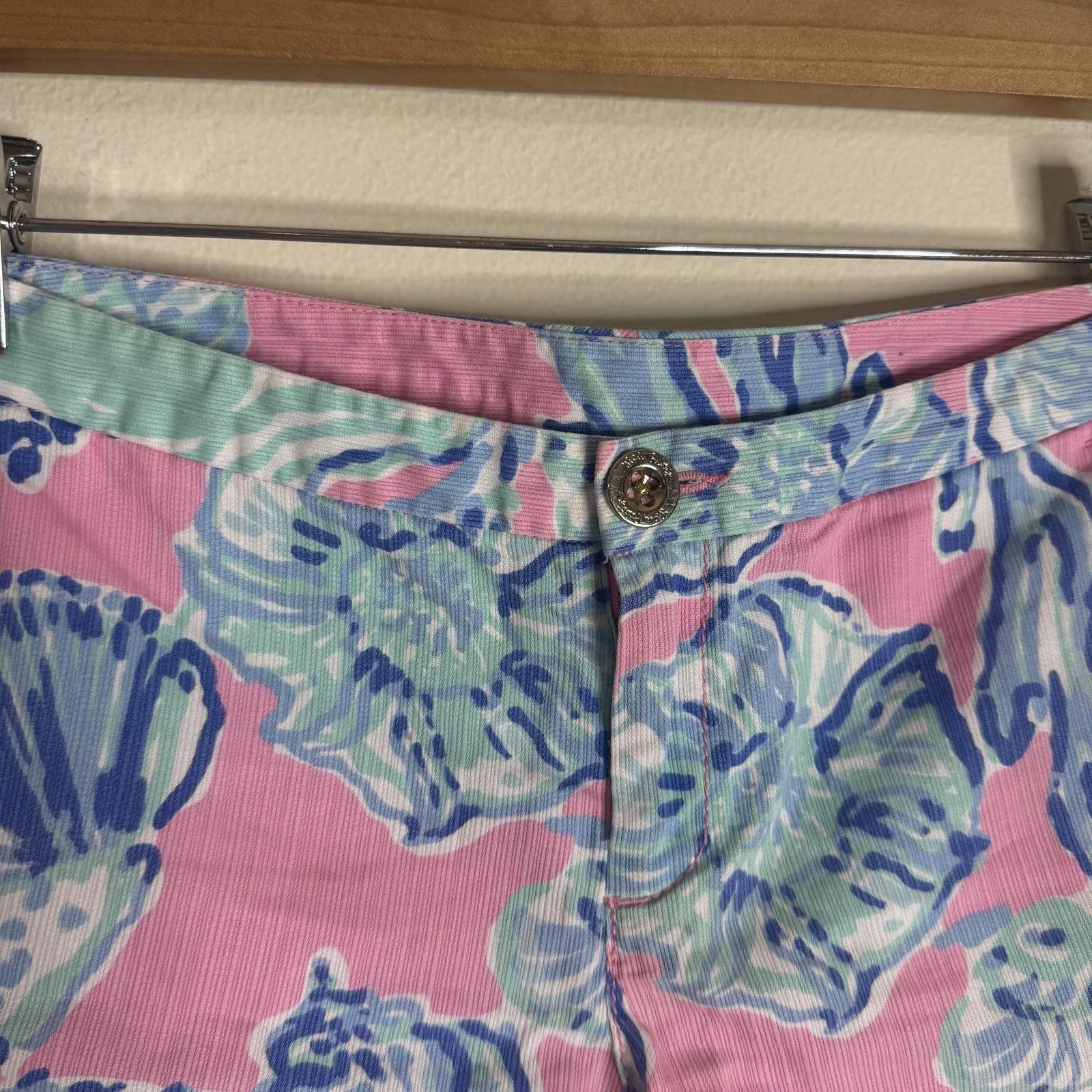 Lilly Pulitzer Shorts Womens 2 Pink Blue Seashell Print Seersucker Summer Beach - Image 3