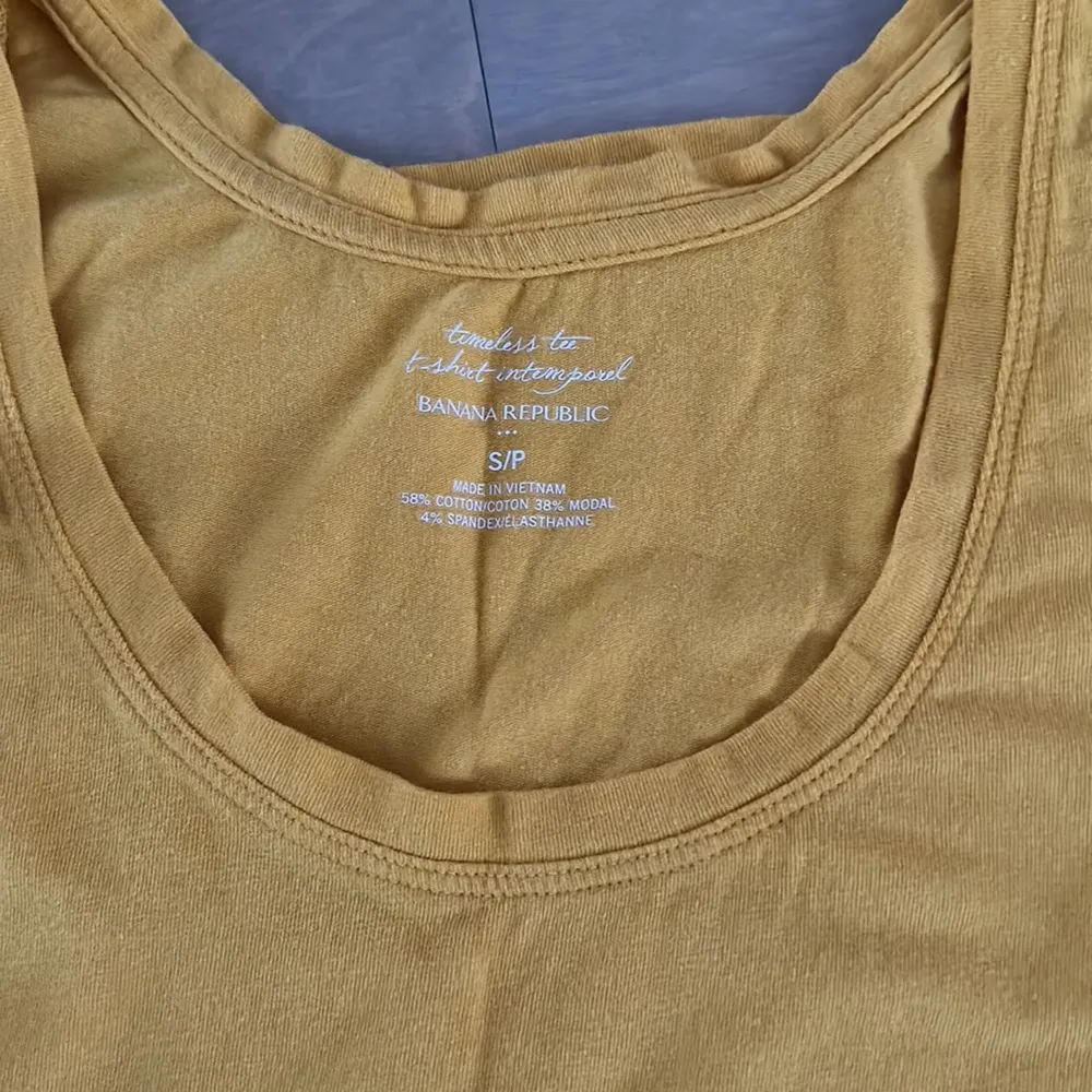 New without tag banana republic timeless cami tank size Small in yellow - Image 3