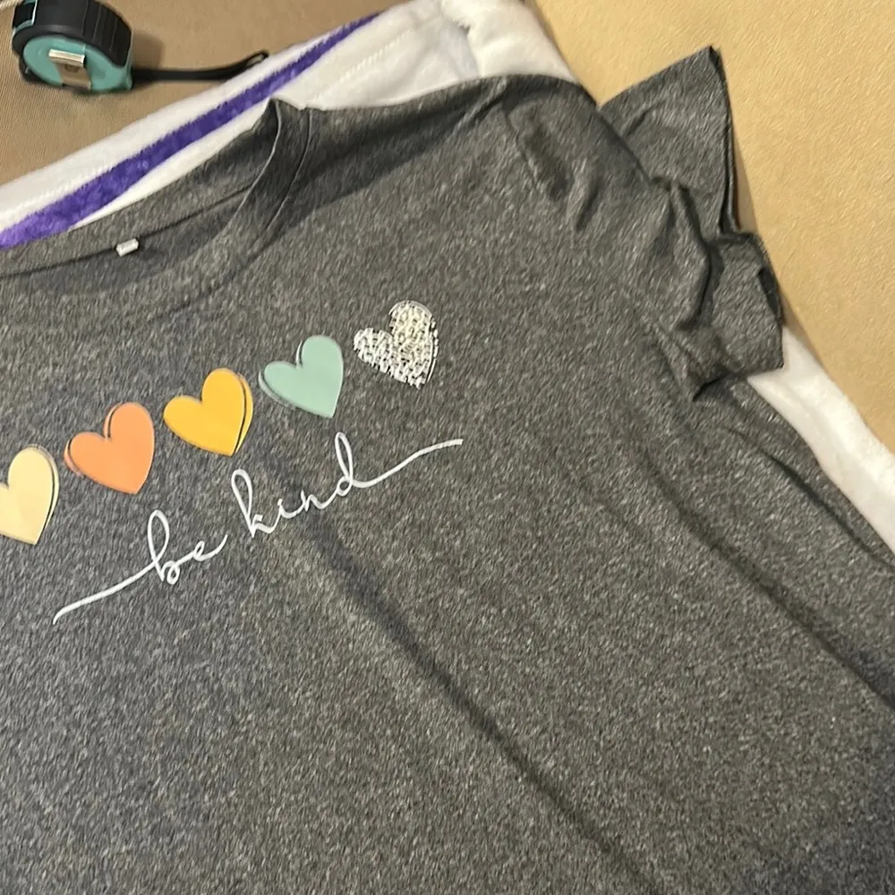 Gray 'Be Kind' ladies shirt Sz xl - Image 4