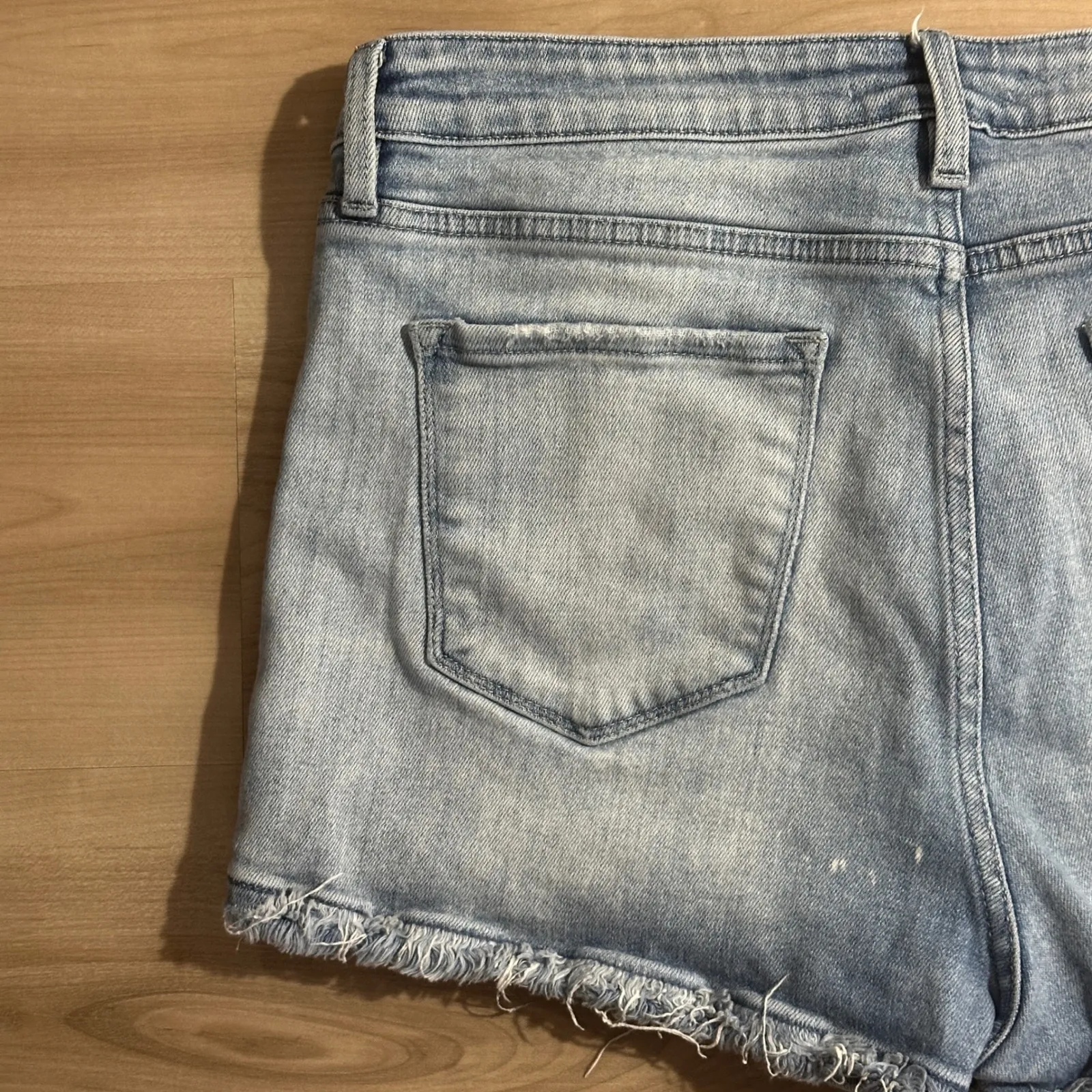 KanCan Denim Shorts Frayed Hem 33‎ Light Wash Blue Distressed Women's Casual - Image 8