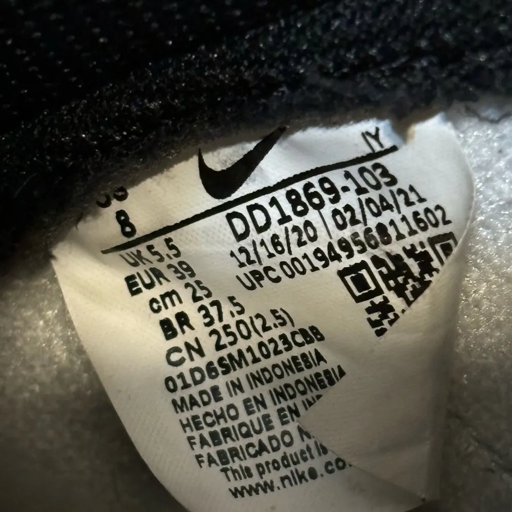Nike  High Top Panda Dunks - Image 7