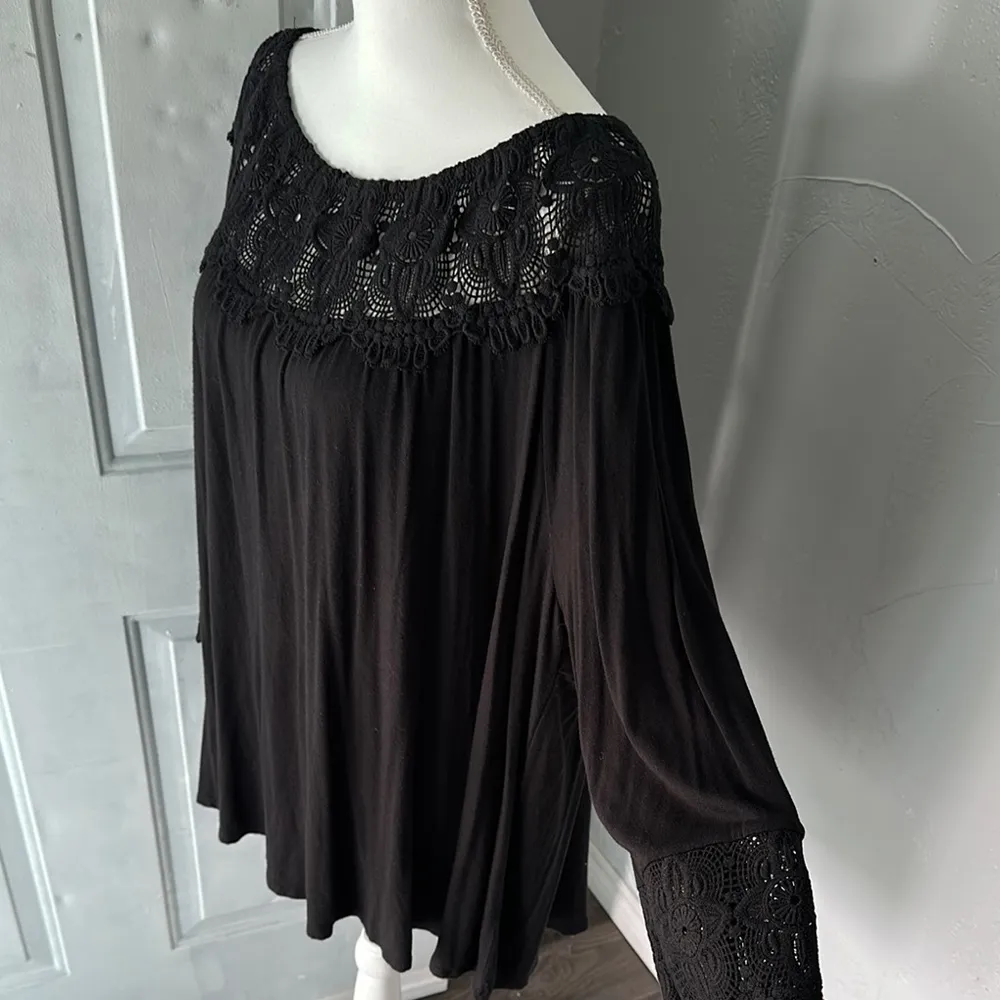 Peck & Peck Black Relaxed Embellished Blouse - Image 5